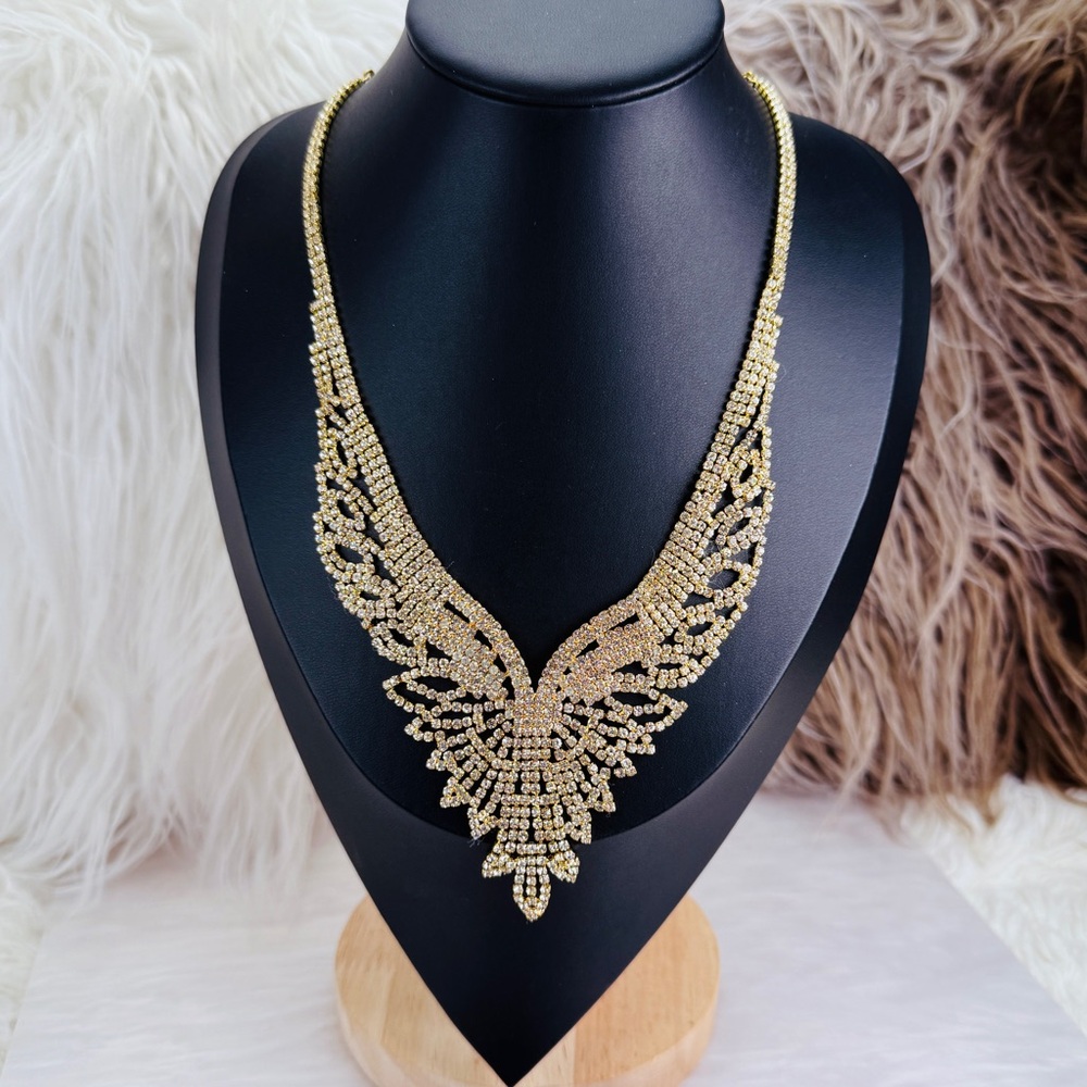 Goldtone bling lightweight statement necklace - Picture 3 of 10
